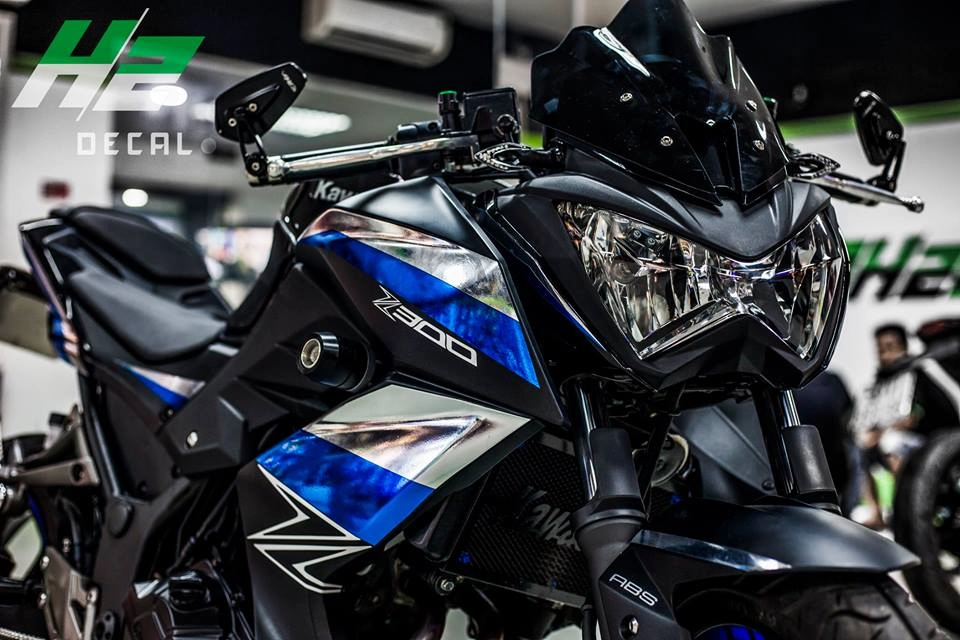 Kawasaki z300 thoát xác đầy phong độ với phiên bản blue man