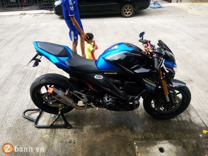 Kawasaki z800 2016 candy plasma blue trong bản độ cực chất của biker thái