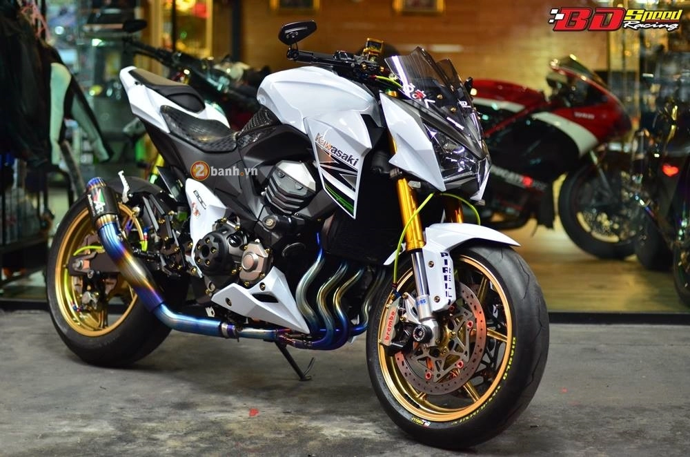 Kawasaki z800 đầy kiêu sa trên đất thái