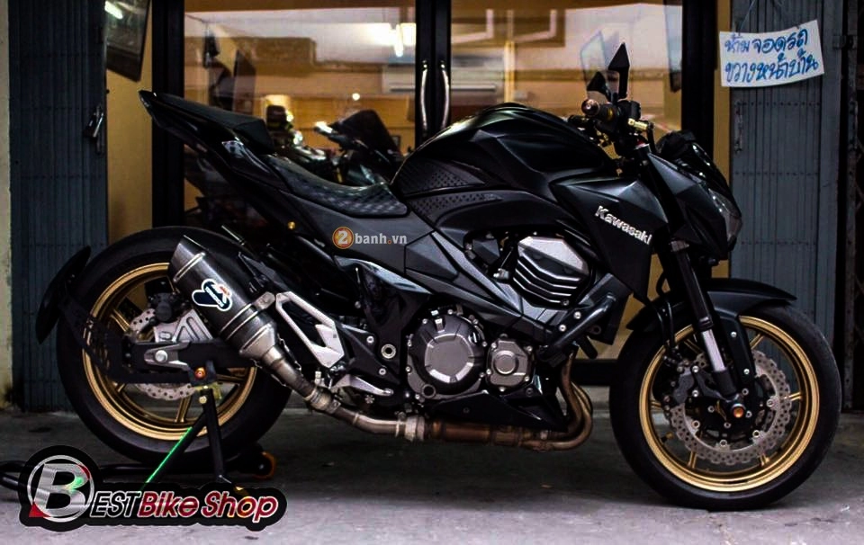 Kawasaki z800 độ phiên bản màu đen đầy huyền bí và phong cách