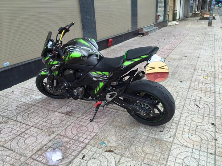 Kawasaki z800 tự tin khoe dáng trong bộ áo sexy