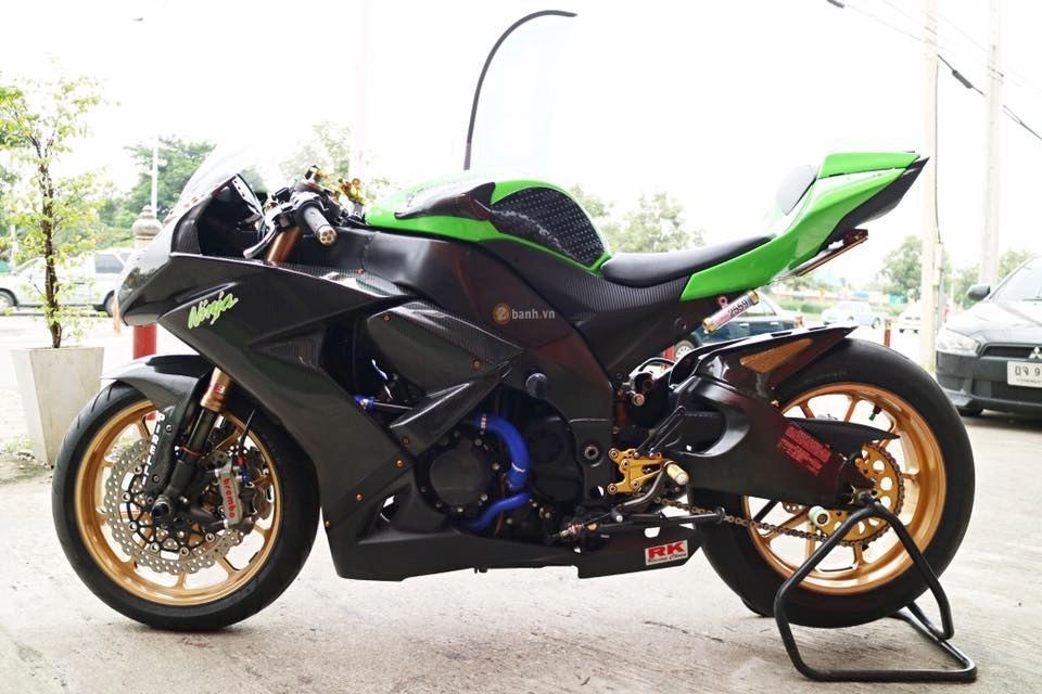 Kawasaki zx-10r bản độ hàng hiệu đầy ấn tượng của biker thái