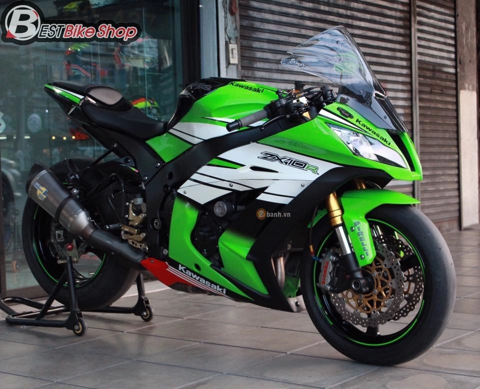 Kawasaki zx-10r đầy hầm hố trong bản độ hàng hiệu ấn tượng