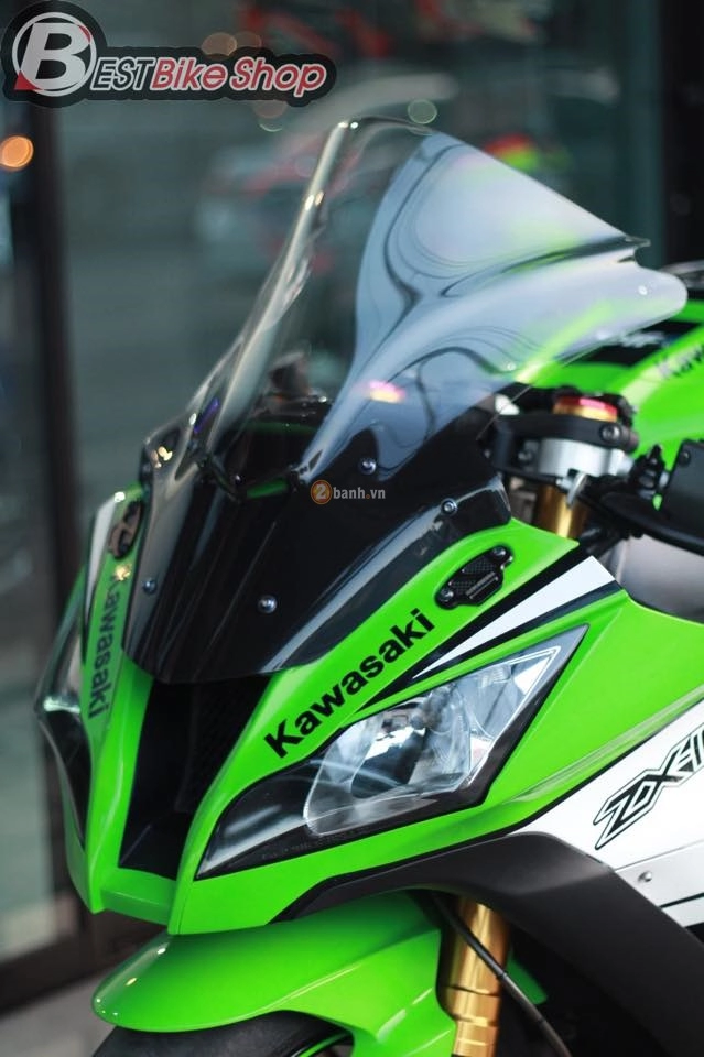 Kawasaki zx-10r đầy hầm hố trong bản độ hàng hiệu ấn tượng