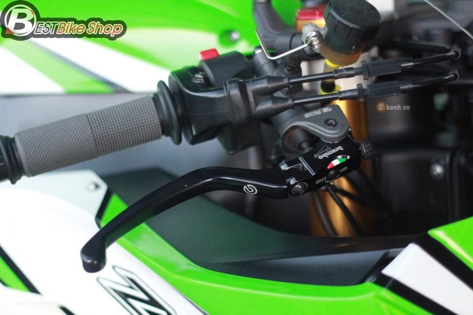 Kawasaki zx-10r đầy hầm hố trong bản độ hàng hiệu ấn tượng