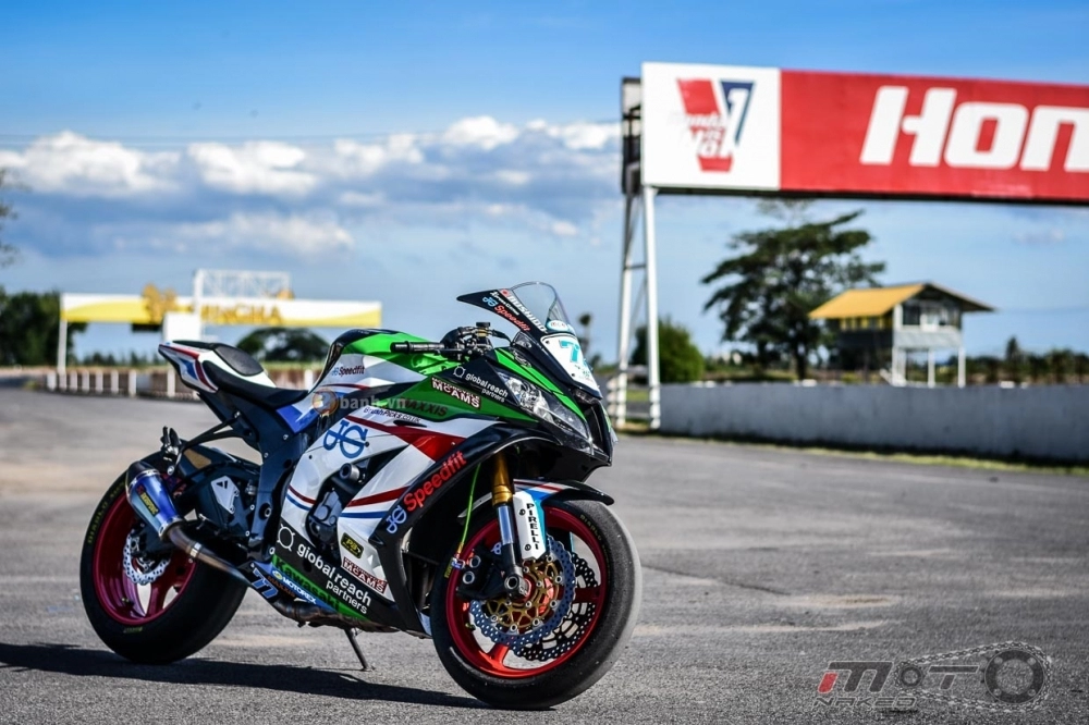 Kawasaki zx-10r độ phiên bản jg speedfit đậm chất xe đua