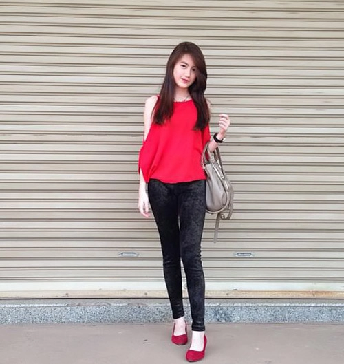 Khoe chân nổi bật như fashionista lào