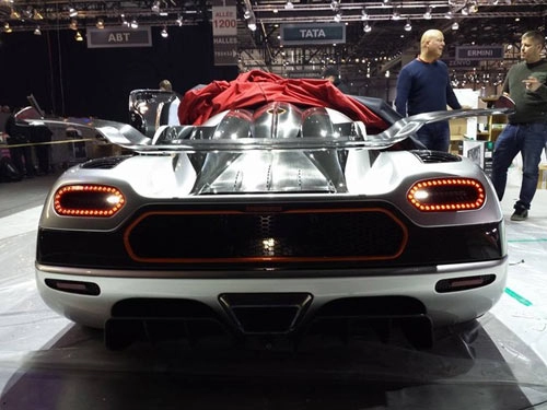 Koenigsegg one1 đã có mặt tại geneva kèm giá khủng