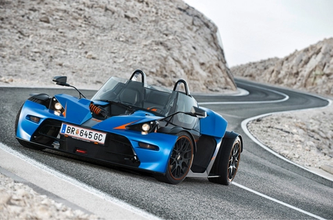  ktm x-bow gt có thêm kính chắn gió và cửa ra vào 