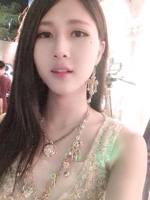 Làm con gái thì dễ hạnh phúc mới khó