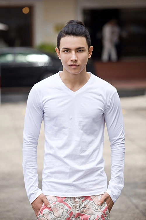 Làm quen với chàng trai mê cột tóc đuôi gà