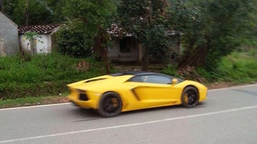 Lamborghini aventador màu vàng vừa về quảng ninh