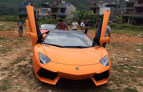 Lamborghini aventador màu vàng vừa về quảng ninh