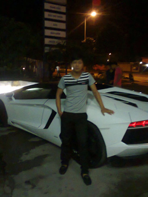 Lamborghini aventador roadster đặt chân đến việt nam