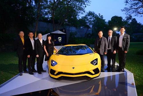 Lamborghini aventador s giá 25 tỷ đồng ra mắt thái lan