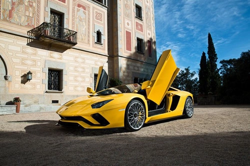 Lamborghini aventador s giá 25 tỷ đồng ra mắt thái lan