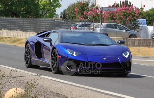  lamborghini aventador sv roadster lộ diện 