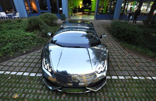  lamborghini huracan bọc crôm sáng bóng 