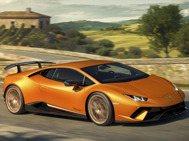 Lamborghini huracan performante 640 mã lực trình làng