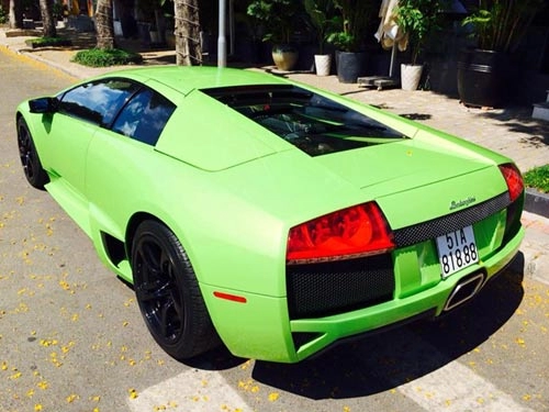 Lamborghini murcielago xanh cốm thay biển số xe