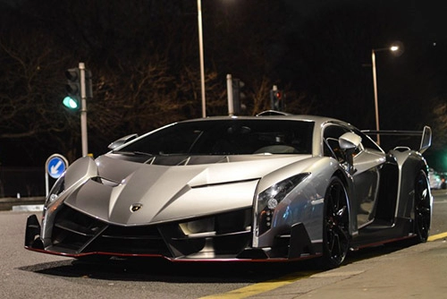 Lamborghini veneno siêu hiếm xuất hiện trên phố