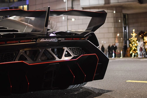 Lamborghini veneno siêu hiếm xuất hiện trên phố