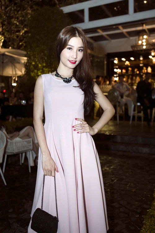 Linh chi tinh khôi cùng sắc trắng