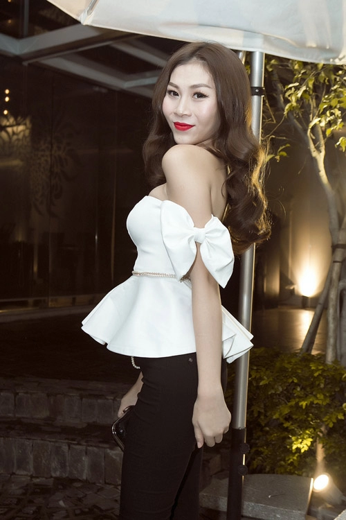 Linh chi tinh khôi cùng sắc trắng