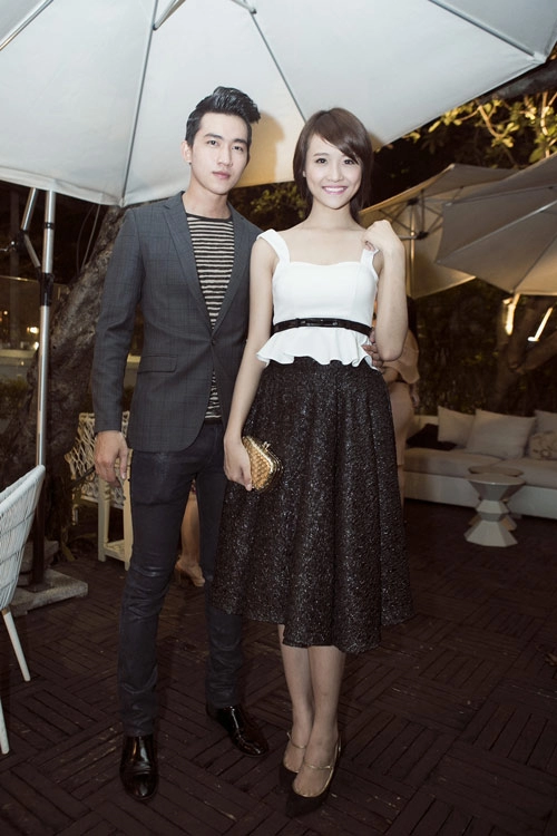 Linh chi tinh khôi cùng sắc trắng