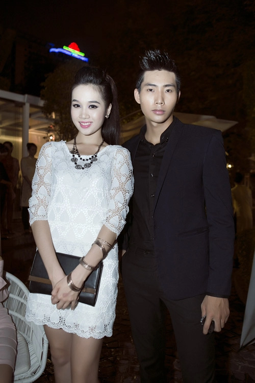 Linh chi tinh khôi cùng sắc trắng