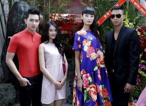 Linh chi võ cảnh tình tứ trên phố