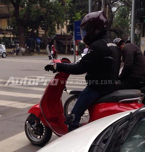 Lộ ảnh nóng vespa primavera đèn vuông