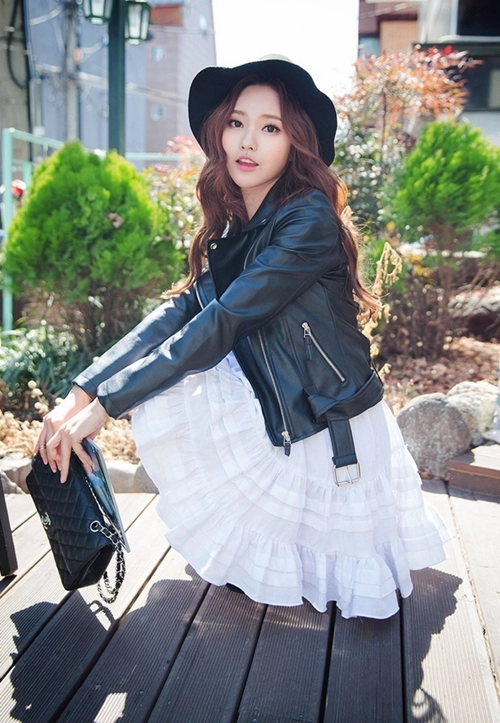 Mặc kệ hết đi em