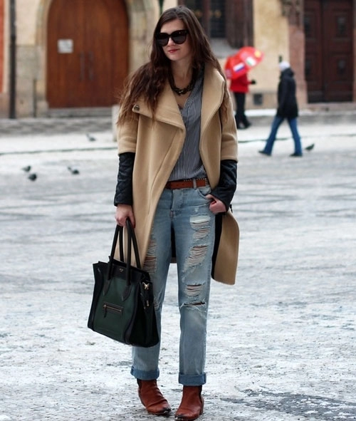 Mách khéo cách mặc áo dạ và quần jeans rách