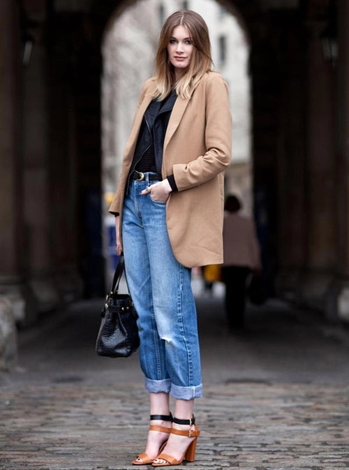 Mách khéo cách mặc áo dạ và quần jeans rách