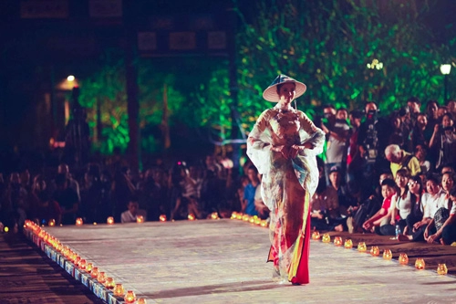Mãn nhãn ngắm thiết kế áo dài tại festival huế