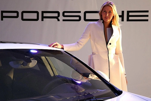 Maria sharapova được tặng xe porsche panamera