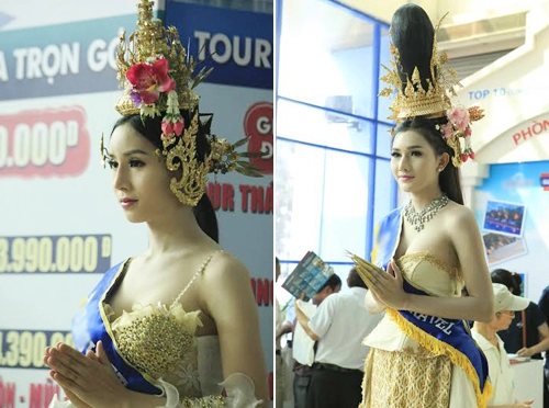 Mẫu chuyển giới thái mặc váy ngắn dạo chơi ở hà nội