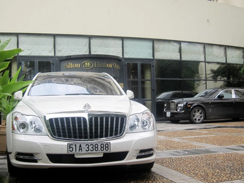  maybach 62s và phantom rồng chạm mặt tại hà nội 