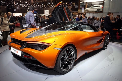 Mclaren 720s có giá từ 58 tỷ đồng