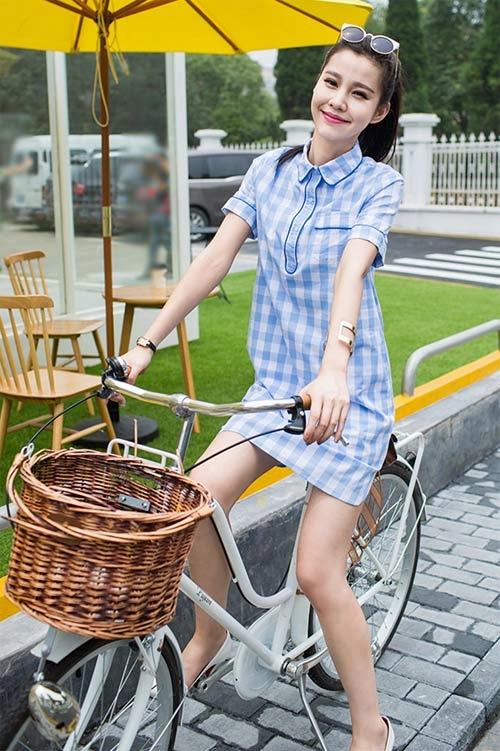 Mê mẩn với họa tiết kẻ đến công sở