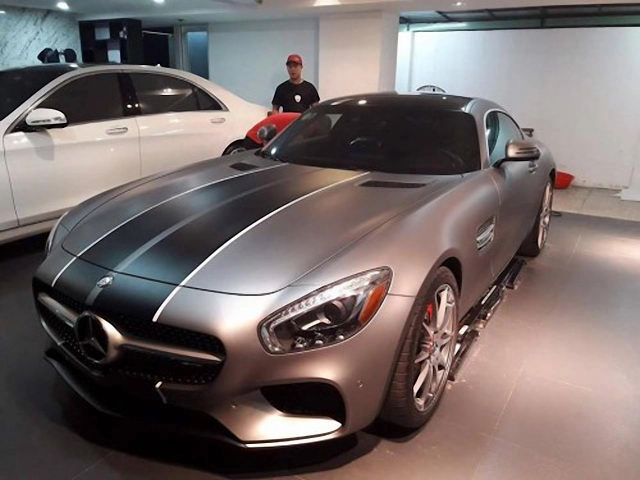 Mercedes-amg gt-s mới tậu của cường đô la thay áo mới