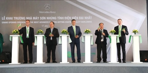  mercedes-benzvận hành nhà máy 10 triệu usd 