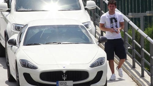 Messi chạy xế khủng maserati