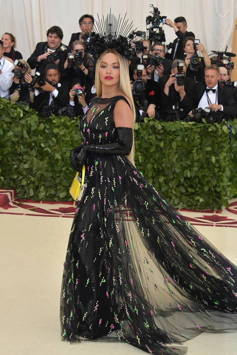 Met gala 2018 cuộc chiến lại đến từ rihanna và katy perry