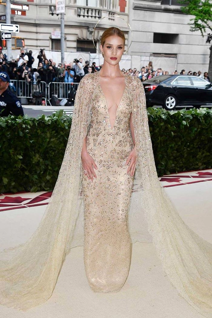 Met gala 2018 cuộc chiến lại đến từ rihanna và katy perry