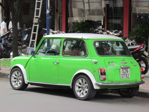  mini cooper xanh cốm trên phố sài gòn 