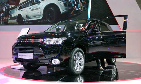  mitsubishi outlander phev - hybrid hàng hiếm tại việt nam 