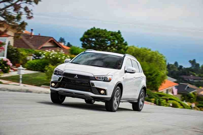 Mitsubishi outlander sport 2016 đã có giá