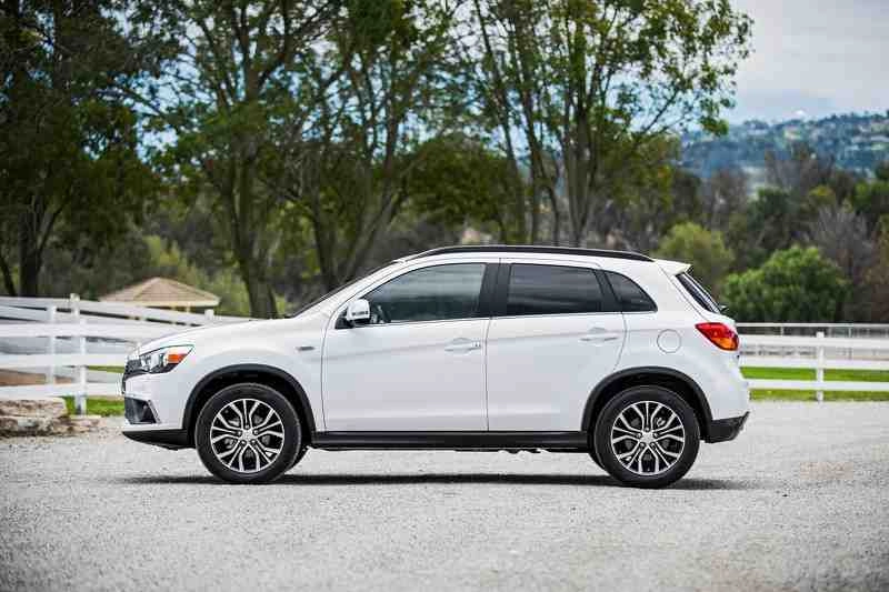 Mitsubishi outlander sport 2016 đã có giá